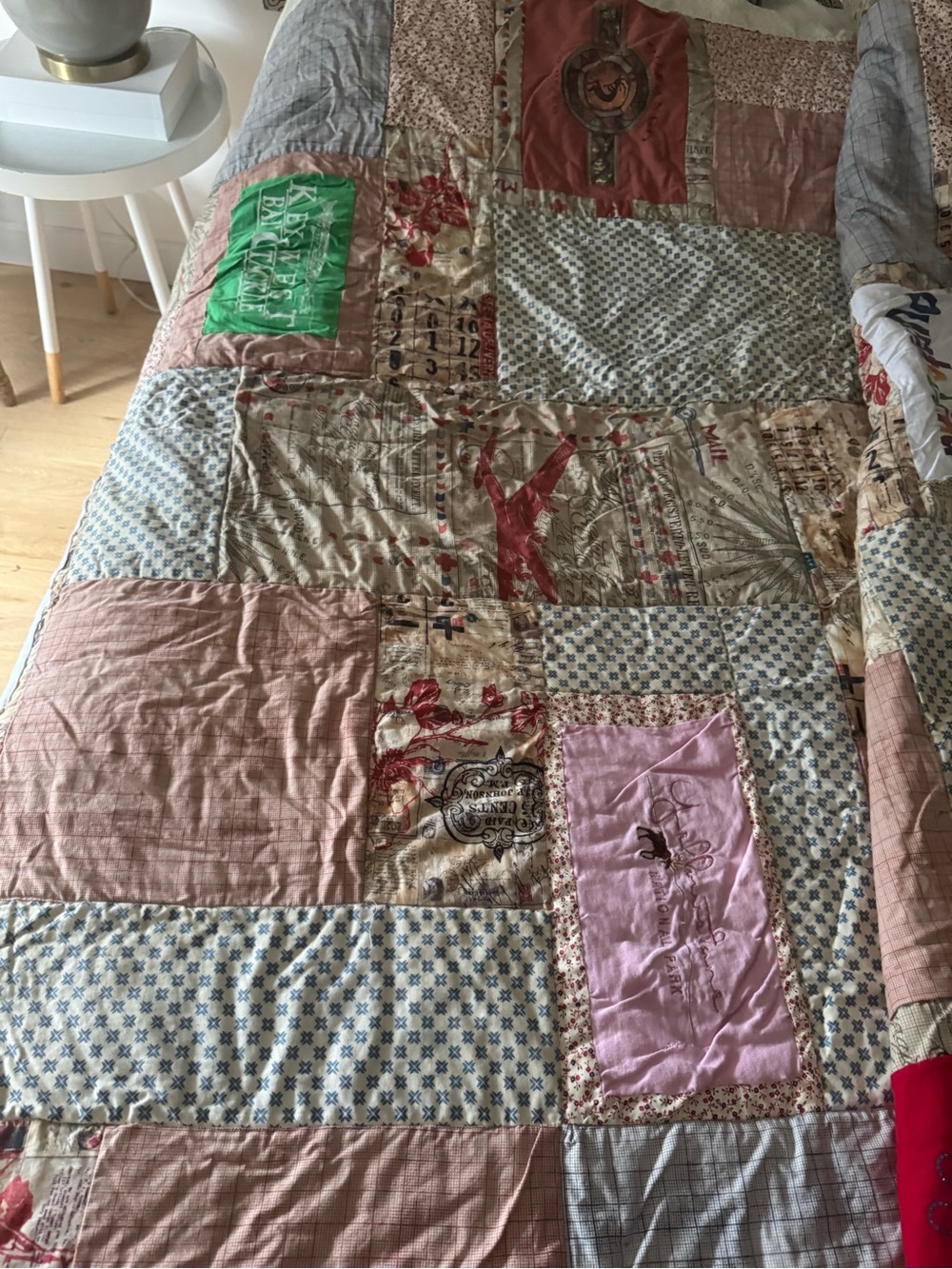 Patchwork Quilt Bedspread in Pink, Beige and Blue approx. 88 by 82 inches - Picture 6 of 7
